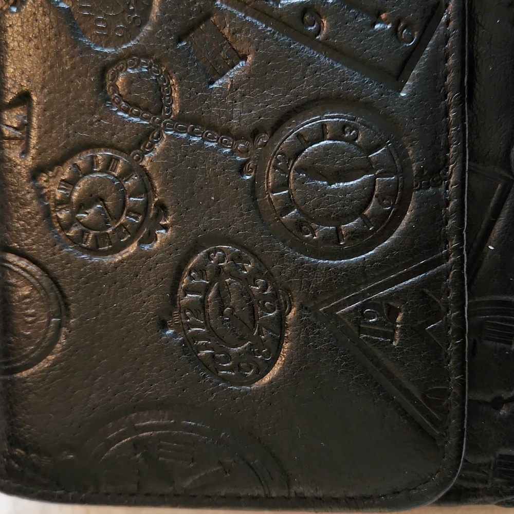 Wilson's embossed leather checkbook style wallet - Picture 2 of 5
